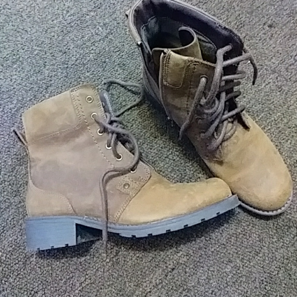 Boots - Picture 2 of 2
